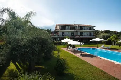 Piscina di Villa Ginevra o nelle vicinanze