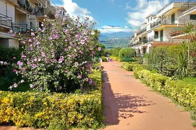 Giardino di STELLA MARINA Beach&Pool Catania Taormina Etna District