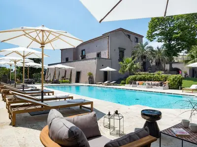 Piscina di Relais San Giuliano o nelle vicinanze