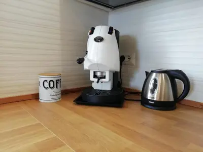 Set per la preparazione di tè e caffè presso A casa di Edo