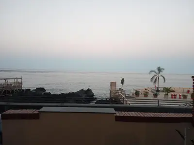 Vista generica sul mare o vista sul mare dall'interno della casa vacanze