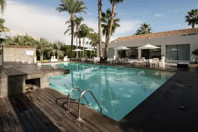 Piscina di Villa Carlino House o nelle vicinanze
