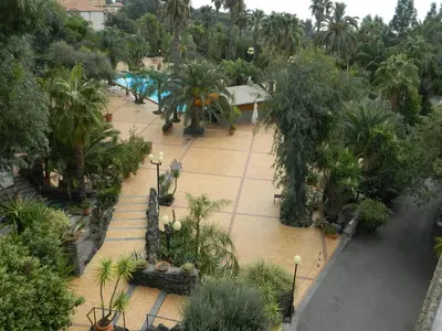 Piscina di Garden Hotel Catania o nelle vicinanze