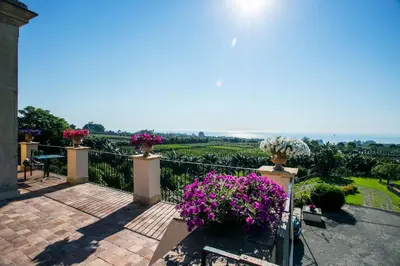 Paesaggio naturale nelle vicinanze della villa
