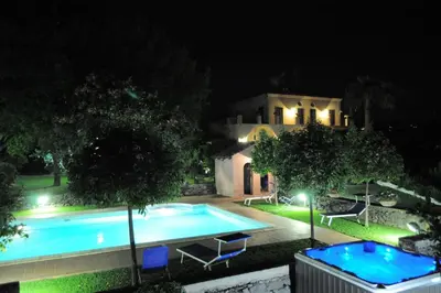 Piscina di Villa Praiola - Exclusive seafacing mansion with pool and Jacuzzi o nelle vicinanze
