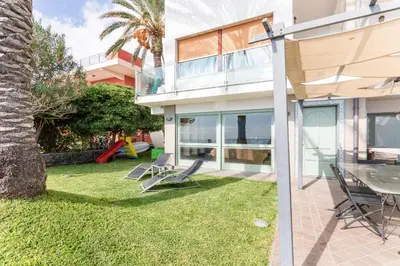 Giardino di GuestHost - Penelope Seaview Apartment