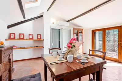 Area soggiorno di GuestHost - Libertà Frame Apartment with Terrace and Etna view