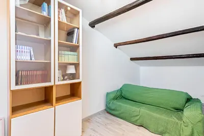 Biblioteca nell'appartamento