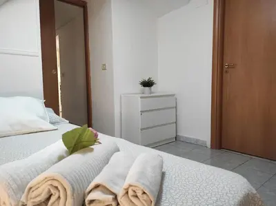 Letto o letti in una camera di Maya's house