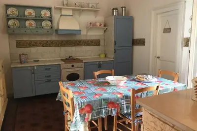 Cucina o angolo cottura di casa vacanze Mavaria