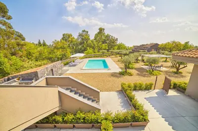 Piscina di Il Casale di Monacella o nelle vicinanze