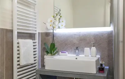 Bagno di Nice Home In Viagrande With Wifi