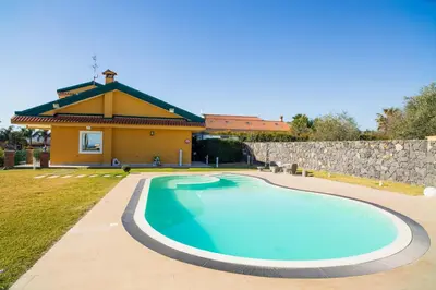 Piscina di VILLA PARADISO ACIREALE 