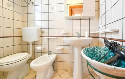Bagno di 1 Bedroom Nice Home In Paternò