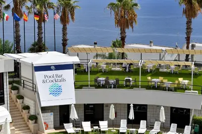 Vista generica sul mare o vista sul mare dall'interno dell'hotel