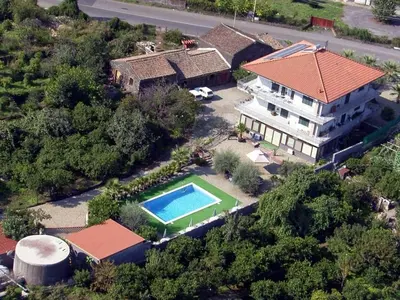 Piscina di Cozy Etna Apartment with Pool o nelle vicinanze