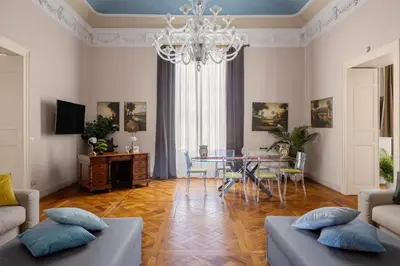 TV o dispositivi per l'intrattenimento presso Luxury Historic Villa with heated pool near Catania, Taormina, the Sea and Mount Etna by SicilianRelaxingHomes