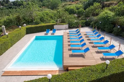 Piscina di ZAHRA AGRITURISMO o nelle vicinanze