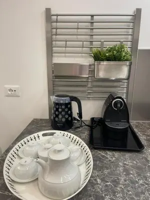 Set per la preparazione di tè e caffè presso WHITE HOUSE