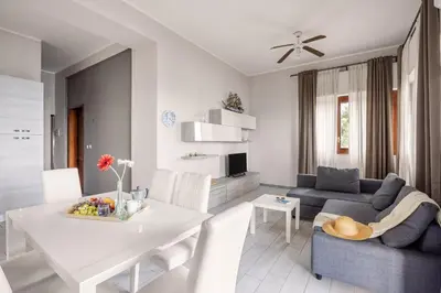 Area soggiorno di PRAIOLA BEACH HOUSE