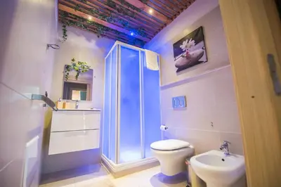Bagno di Samsara & Nirvana Suites Apartment