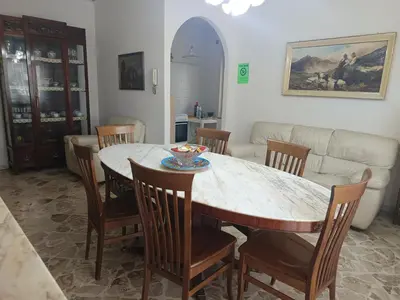 Area soggiorno di New Dawn Apartment, Appartamento Turistico, casa per vacanza, tre camere indipendenti