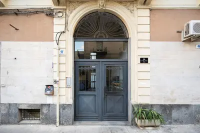 Facciata o entrata di Cortile Arabo