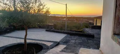 Alba o tramonto visti dall'interno dell'agriturismo o dai dintorni