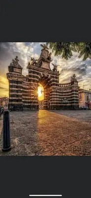 Alba o tramonto visti dall'interno dell'appartamento o dai dintorni